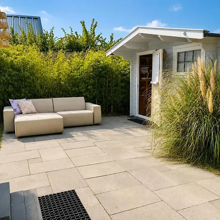 Houten Beachhome Aan Zee 度假居